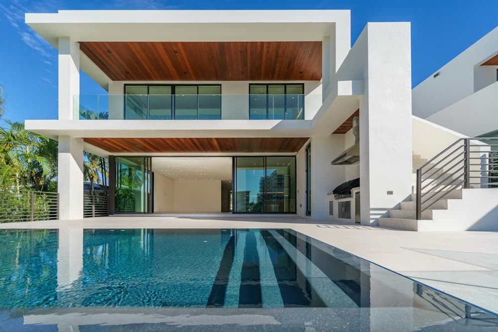 An illustrative Villa website template featuring a private holiday home